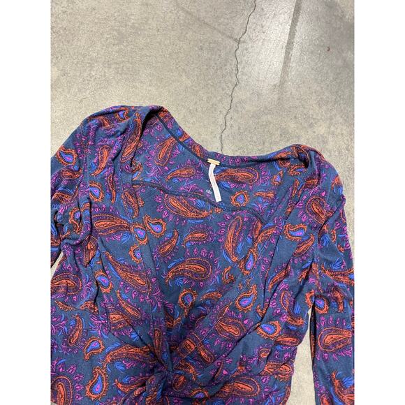 Free People Wild Free Paisley Print V Neck Cropped Top Blouse Size small - Picture 4 of 4